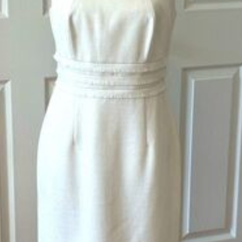 Tahari Elegant Cream Sleeveless Dress